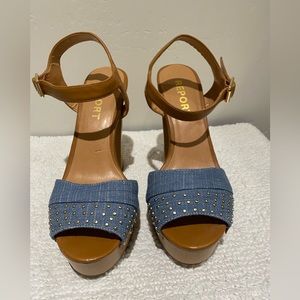 REPORT Meeshka Sandal. Size 7